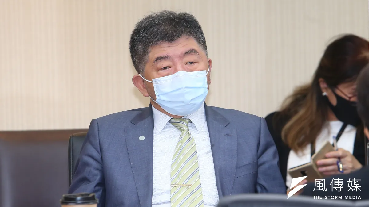 作者批評陳時中「到底有沒有良心?又有沒有把國人的孩子們當作一回事呢?」認為「自主應變」是幹話。(資料照,顏麟宇攝)