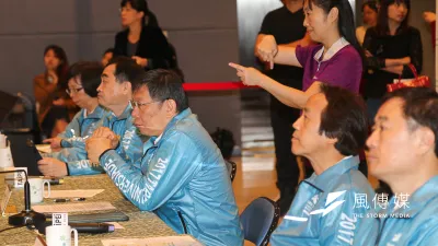 據了解,柯文哲近期忙於世大運,許多市政議題延後處理,卻不忘開啟「選戰模式」,固定於每周一下午召開會議,入府討論2018年市長選舉策略。圖為柯文哲出席行動市政會議。(資料照,陳明仁攝)