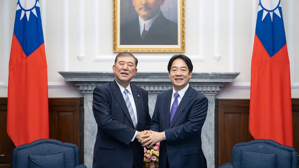 次期首相の有力候補とされる自民党の石破茂衆議院議員(左)が率いる代表団が、賴清德総統(右)を表敬訪問した。(総統府提供) 次期首相の有力候補とされる自民党の石破茂衆議院議員(左)が率いる代表団が、賴清德総統(右)を表敬訪問した。(総統府提供)