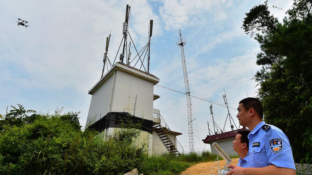 「數位匯流愈來愈偉大,但處在底層的電信業者雖是此潮流的中堅份子,卻没有一家高興得起來,都擔心成為笨水管(Dump Pipe),所有的服務建構其上,但卻得不到應有的利潤」。(示意圖,新華社) 「數位匯流愈來愈偉大,但處在底層的電信業者雖是此潮流的中堅份子,卻没有一家高興得起來,都擔心成為笨水管(Dump Pipe),所有的服務建構其上,但卻得不到應有的利潤」。(示意圖,新華社)