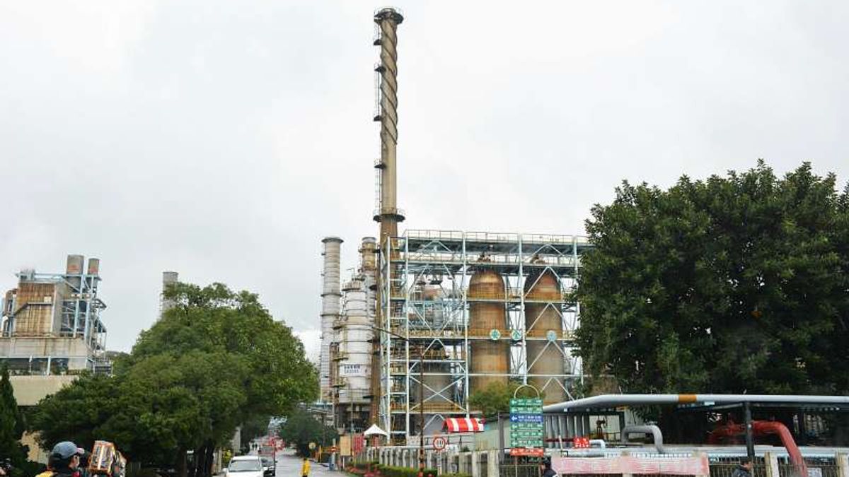 台灣中油桃園煉油廠發生自有線路故障跳電事件,故障已排除廠區陸續恢復正常操作。(資料照,圖/桃園市政府提供) 台灣中油桃園煉油廠發生自有線路故障跳電事件,故障已排除廠區陸續恢復正常操作。(資料照,圖/桃園市政府提供)