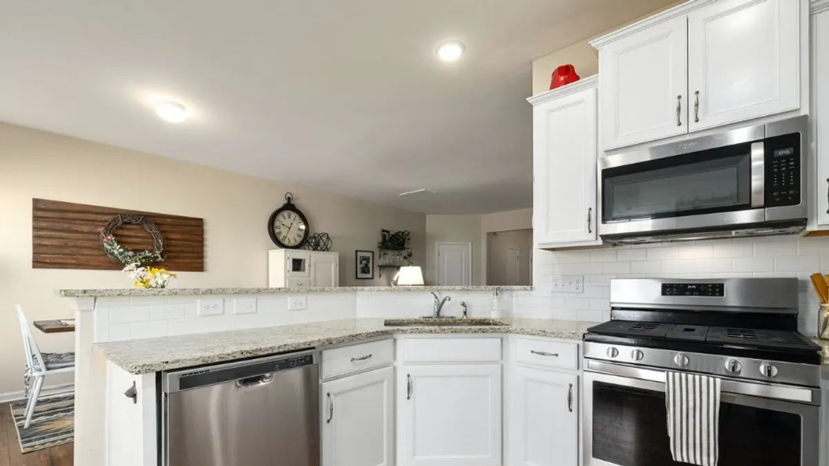 許多人會使用氣炸鍋、氣炸烤箱料理,品牌百百種,哪些經濟實惠又好用?一文讓你看懂。(示意圖/取自Pexels) 許多人會使用氣炸鍋、氣炸烤箱料理,品牌百百種,哪些經濟實惠又好用?一文讓你看懂。(示意圖/取自Pexels)