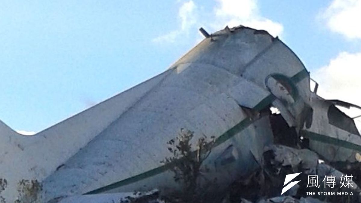 阿爾及利亞一架C-130力士型軍輸機11人墜毀,造成103人喪生。此為埃及空軍的同型機。(維基百科) 阿爾及利亞一架C-130力士型軍輸機11人墜毀,造成103人喪生。此為埃及空軍的同型機。(維基百科)