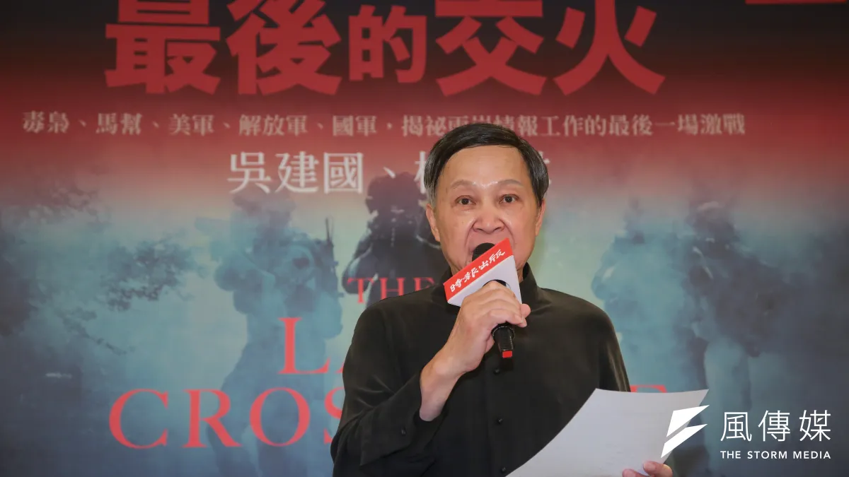 前高雄應用科大校長吳建國13日舉辦「最後的交火」新書發表會。(顏麟宇攝)