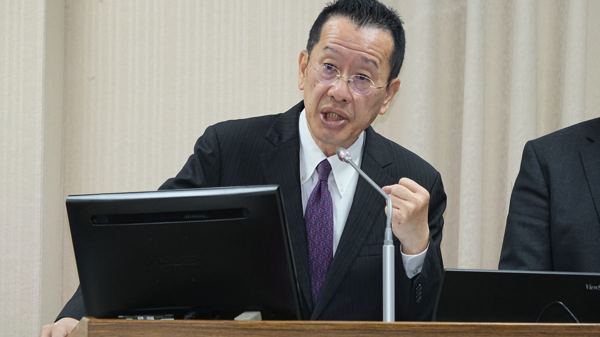 國防部軍火標案遭疑量身訂做?裝修、鞋業跨業搶標被國民黨舉發 顧立雄反駁:20年規則從未改過