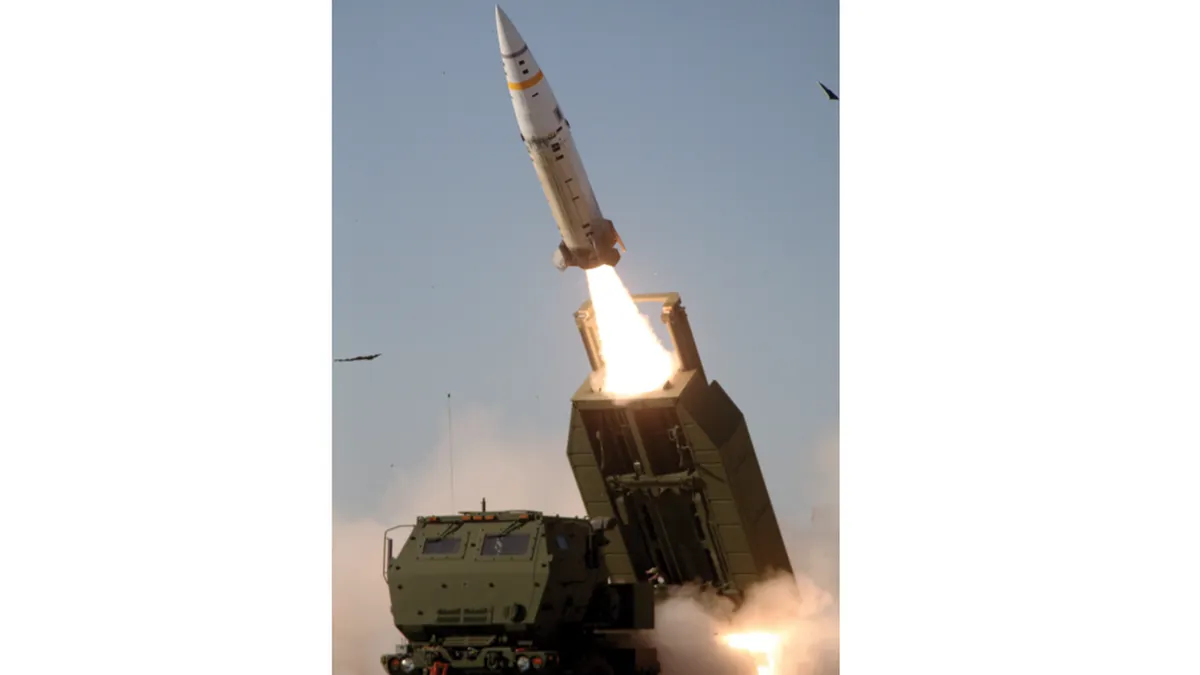 全名叫「MGM-140陸軍戰術飛彈系統」(ATACMS)的美規長程地對地飛彈。(翻攝自美軍DVIDS系統)