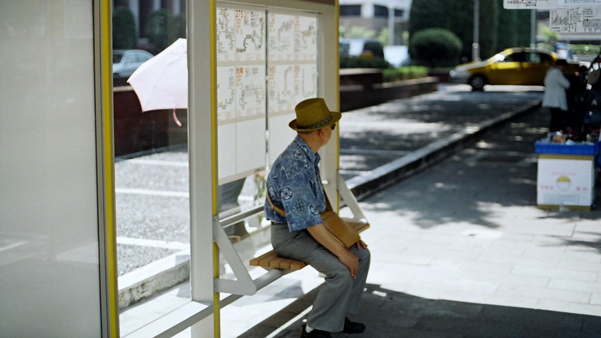 搭乘大眾交通工具時積極讓座是台灣特有的文化,卻也意外紅到日本成了國民外交。(圖非當事人,來自SungHsuan Wang@Flickr) 搭乘大眾交通工具時積極讓座是台灣特有的文化,卻也意外紅到日本成了國民外交。(圖非當事人,來自SungHsuan Wang@Flickr)