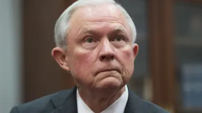 美國司法部長賽辛斯批評夏威夷州聯邦法官華森擋下川普簽證禁令,引起爭議(AP)
