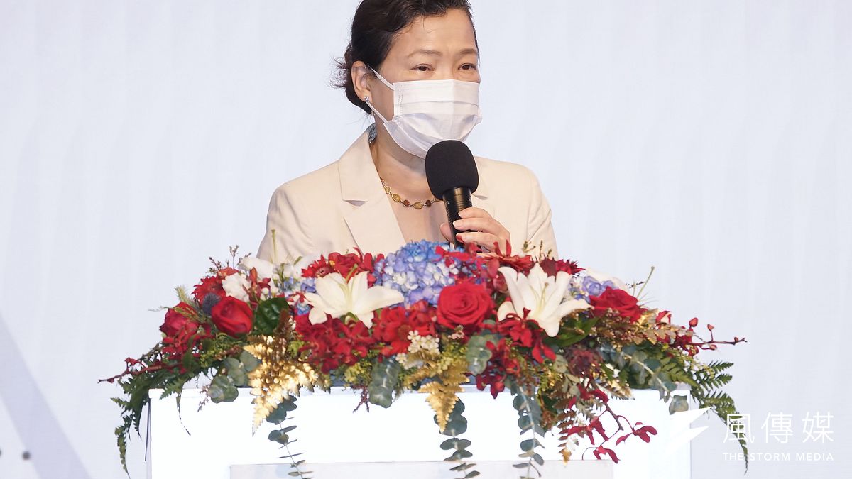 經濟部長王美花今天說重話,嚴正譴責加利為害群之馬,害到國家隊長期營造的榮譽感,「我們覺得他做錯了,還要指責別人,還要怪東怪西」。(盧逸峰攝) 經濟部長王美花今天說重話,嚴正譴責加利為害群之馬,害到國家隊長期營造的榮譽感,「我們覺得他做錯了,還要指責別人,還要怪東怪西」。(盧逸峰攝)