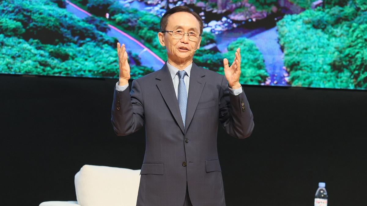沈伯洋民調被輾壓 綠陣前恐換將?吳子嘉斷言「他有亮度沒選票」:會害死所有民進黨的人
