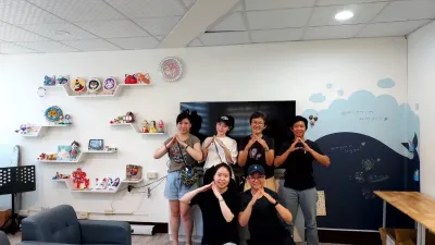 張詠璐(Nina老師)與「一方生活」團隊完成公益軟裝改造,翻新體惠育幼院活動室空間。(圖/有風造識提供)