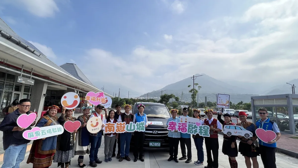 屏東縣政府輔導縣內合作社成立市區汽車客運業,以瑪家在地團隊服務屏專五道路接駁線。(圖/屏東縣政府提供)