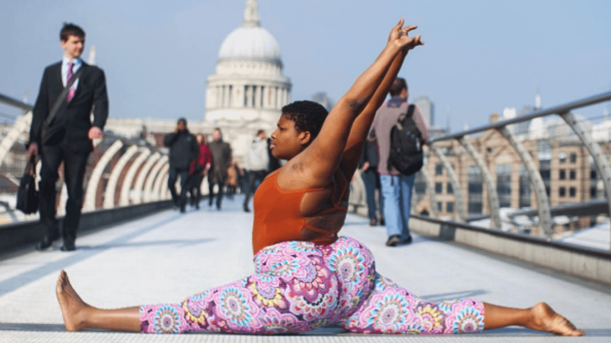 美國瑜珈老師雖然有著肉肉身材,卻對自己超有自信。(圖/mynameisjessamyn@instagram) 美國瑜珈老師雖然有著肉肉身材,卻對自己超有自信。(圖/mynameisjessamyn@instagram)