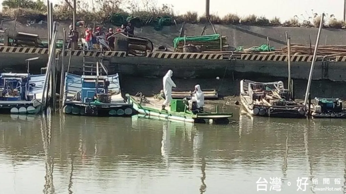 40多袋禽屍遭棄東石河岸 張花冠:加強查緝防疫