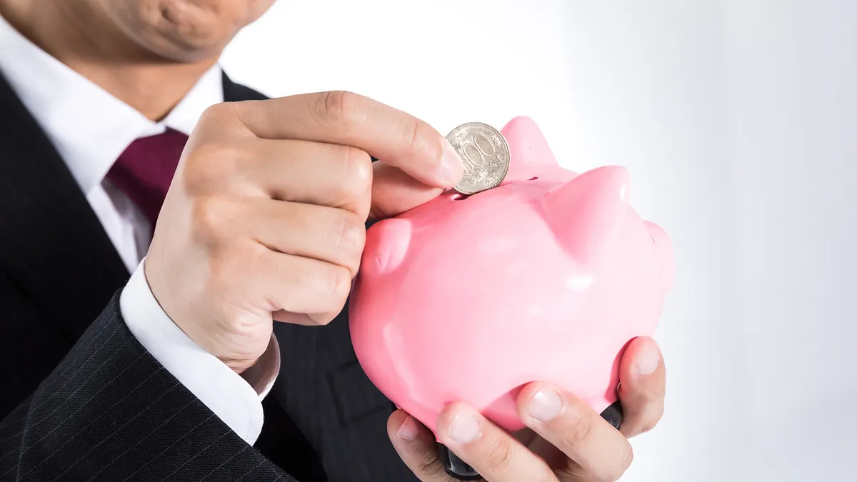 只要持有上市櫃公司股票零股,每年都可以享有領取股東會紀念品的權利。(示意圖/取自pakutaso)