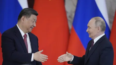 中國領導人習近平(左)與俄羅斯總統普京(右)在莫斯科舉行會談。(美聯社)