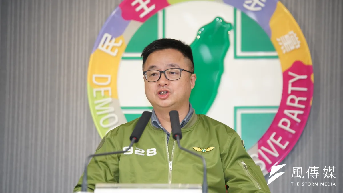 民主進步黨台北市黨部20日舉行立委參選人聯合造勢,面臨民眾黨提名搶票衝擊,他表示民進黨北市8名立委參選人的素質都相當好,並認為選舉還是要訴諸正面訴求以爭取選民支持。。(資料照,盧逸峰攝)