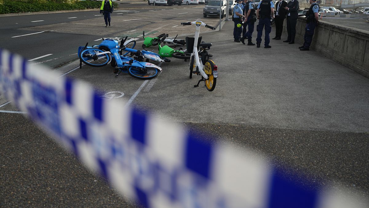 澳洲雪梨槍擊16死40傷!男子奪槍畫面瘋傳 低調身分曝光被讚「真英雄」