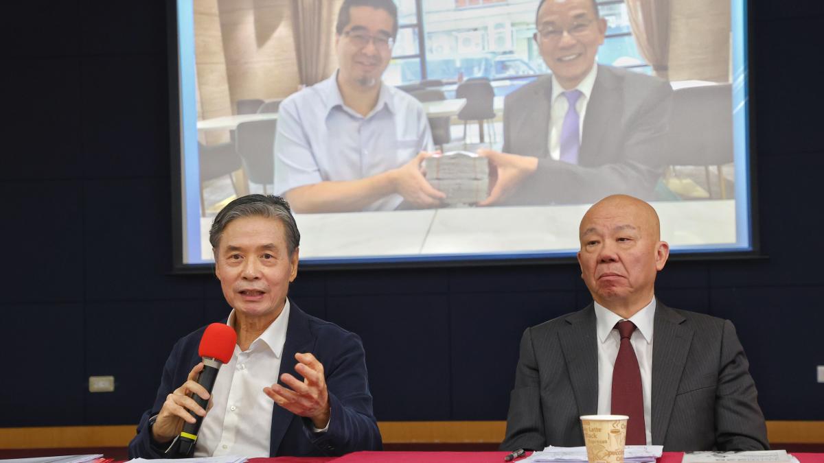 金溥聰公開「蕭旭岑捧錢照」燒到馬英九 基金會急聲明:韓螢煥與馬合影當年未捐款