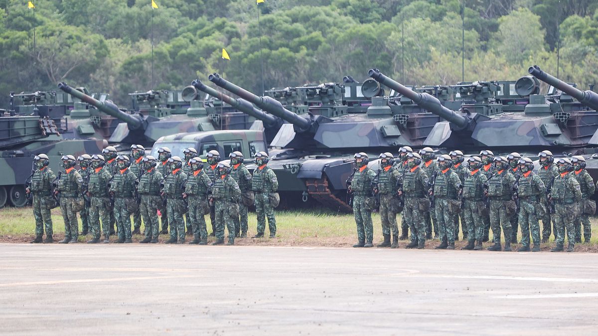 觀點投書:「TAIWAN ARMY」臂章之議─何須無限上綱、政治化?