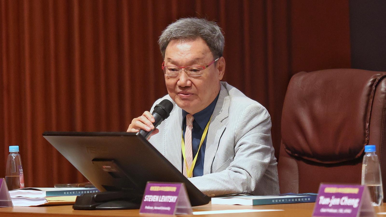 台灣民主竟是「國王的新衣」?蘇起列10點重磅開轟:超級總統有權無責,走向「民選國王制」!