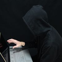 個人情報がマルウェア「infostealer」によって収集された疑いがあり、クレジットカードの不正利用や身分の盗用など深刻な結果を招く恐れがある。(イメージ図/PhotoAC) 個人情報がマルウェア「infostealer」によって収集された疑いがあり、クレジットカードの不正利用や身分の盗用など深刻な結果を招く恐れがある。(イメージ図/PhotoAC)