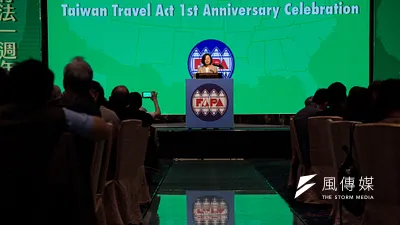 蔡英文的國安布局只有三字:全靠美!圖為蔡英文出席「台灣關係法40周年暨台灣旅行法周年紀念餐會」。(甘岱民攝)