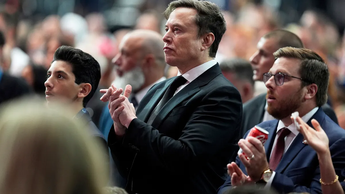 特斯拉執行長馬斯克透露,想自己打造晶圓廠的真正原因。(資料照,美聯社) 特斯拉執行長馬斯克透露,想自己打造晶圓廠的真正原因。(資料照,美聯社)