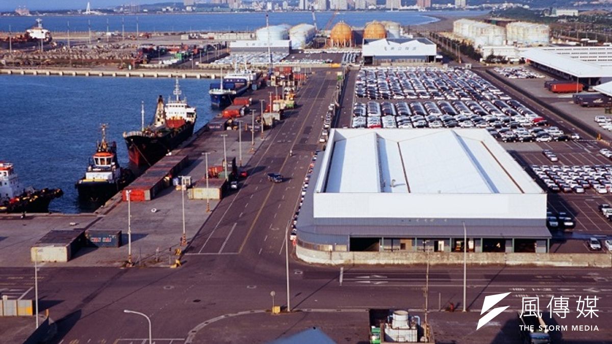 上圖:港區物流倉儲;資料來源:臺灣港務股份有限公司 上圖:港區物流倉儲;資料來源:臺灣港務股份有限公司