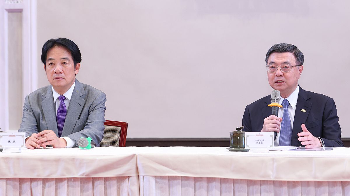 20250801-行政院長卓榮泰(右)、總統賴清德(左)1日出席「因應美國對等關稅政策」記者會。(顏麟宇攝) 20250801-行政院長卓榮泰(右)、總統賴清德(左)1日出席「因應美國對等關稅政策」記者會。(顏麟宇攝)