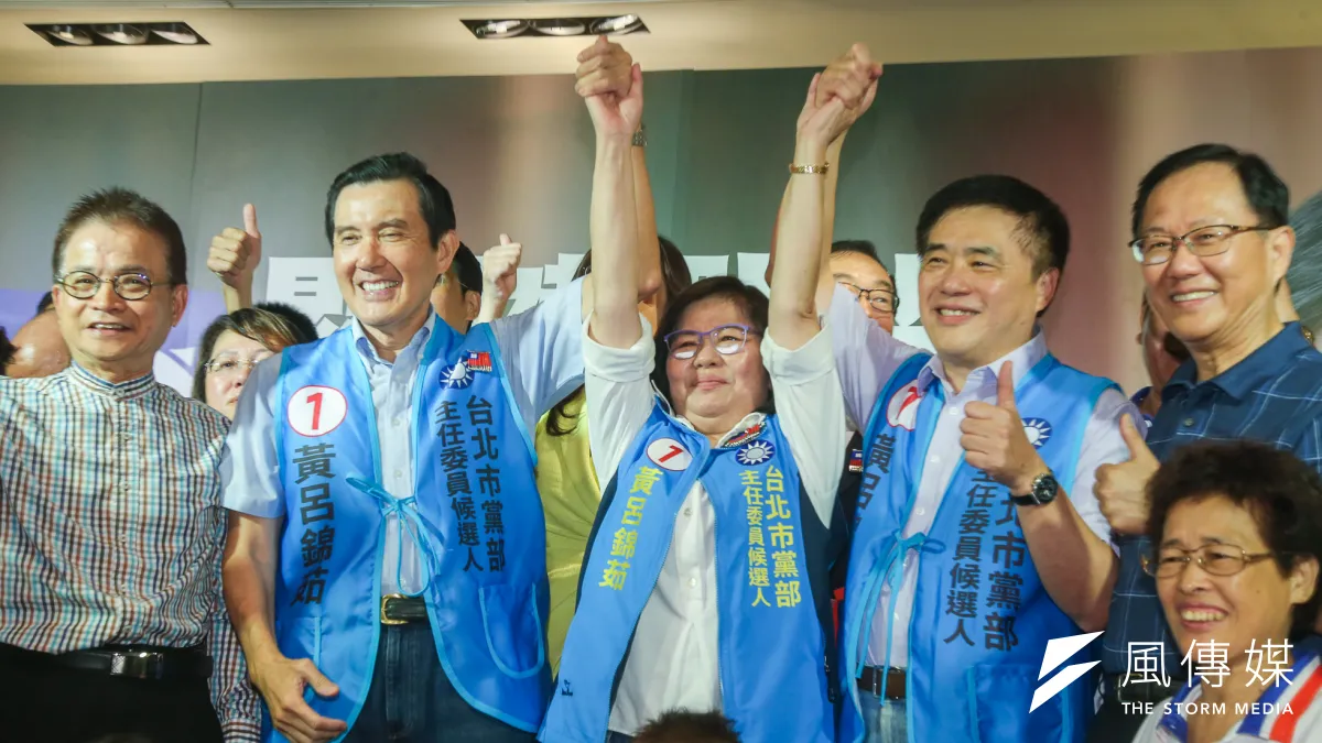 前總統馬英九、前台北市長郝龍斌出席力挺前台北市民政局長黃呂錦茹,郝龍斌甚至形容黃呂錦茹是「最接地氣的國民黨員」。(陳明仁攝)