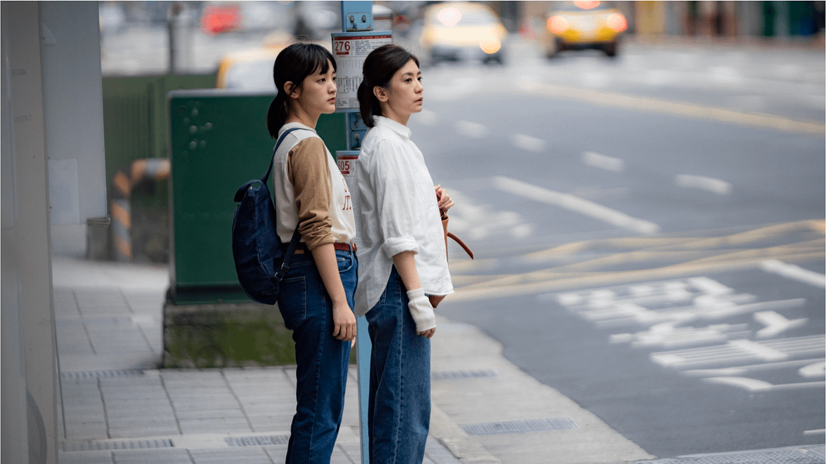 《瀑布》(The Falls)電影劇情深刻描繪了台灣疫情高峰時期,家人長時間相處、摩擦產生的疏離感。(圖/方格子Vocus提供) 《瀑布》(The Falls)電影劇情深刻描繪了台灣疫情高峰時期,家人長時間相處、摩擦產生的疏離感。(圖/方格子Vocus提供)