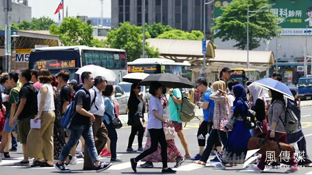 勞基法近日又將啟動修法,將影響國內勞工族群,而工商團體今(15)日拍板的修法版本擬擴大彈性工時、加班時數。(資料照,盧逸峰攝)