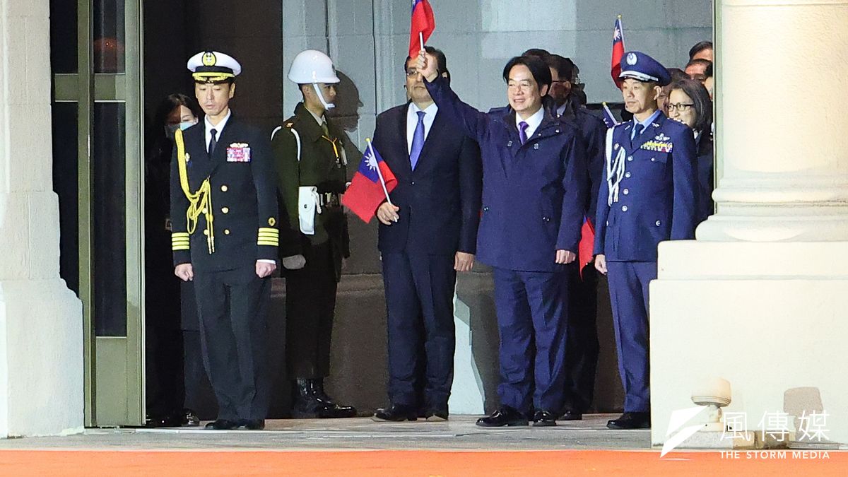 總統賴清德、副總統蕭美琴出席「中華民國114年元旦總統府升旗典禮」。(資料照,顏麟宇攝) 總統賴清德、副總統蕭美琴出席「中華民國114年元旦總統府升旗典禮」。(資料照,顏麟宇攝)