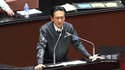 民進黨主席賴清德要朝野團結,子弟兵立委林俊憲却倡議大罷免。(顏麟宇攝)