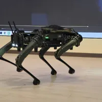 米軍が採用する米Ghost Robotics製の四足歩行ロボット「Vision 60」。台湾の鞍全盟無人系統が海外生産ライセンスを取得しており、2026年10月11日、インド太平洋戦略シンクタンク主催の「台日科技未来フォーラム」で披露された。(インド太平洋戦略シンクタンク提供) 米軍が採用する米Ghost Robotics製の四足歩行ロボット「Vision 60」。台湾の鞍全盟無人系統が海外生産ライセンスを取得しており、2026年10月11日、インド太平洋戦略シンクタンク主催の「台日科技未来フォーラム」で披露された。(インド太平洋戦略シンクタンク提供)