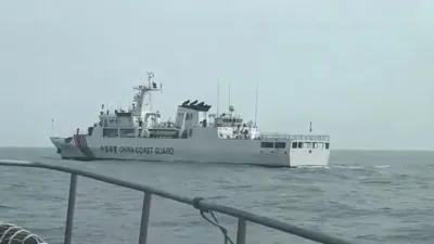 中國海警船意圖藉由常態性地進入我禁限制水域,甚至對我方船舶進行執法,架空我方對金門禁限制水域的有效管轄。(海巡署提供)