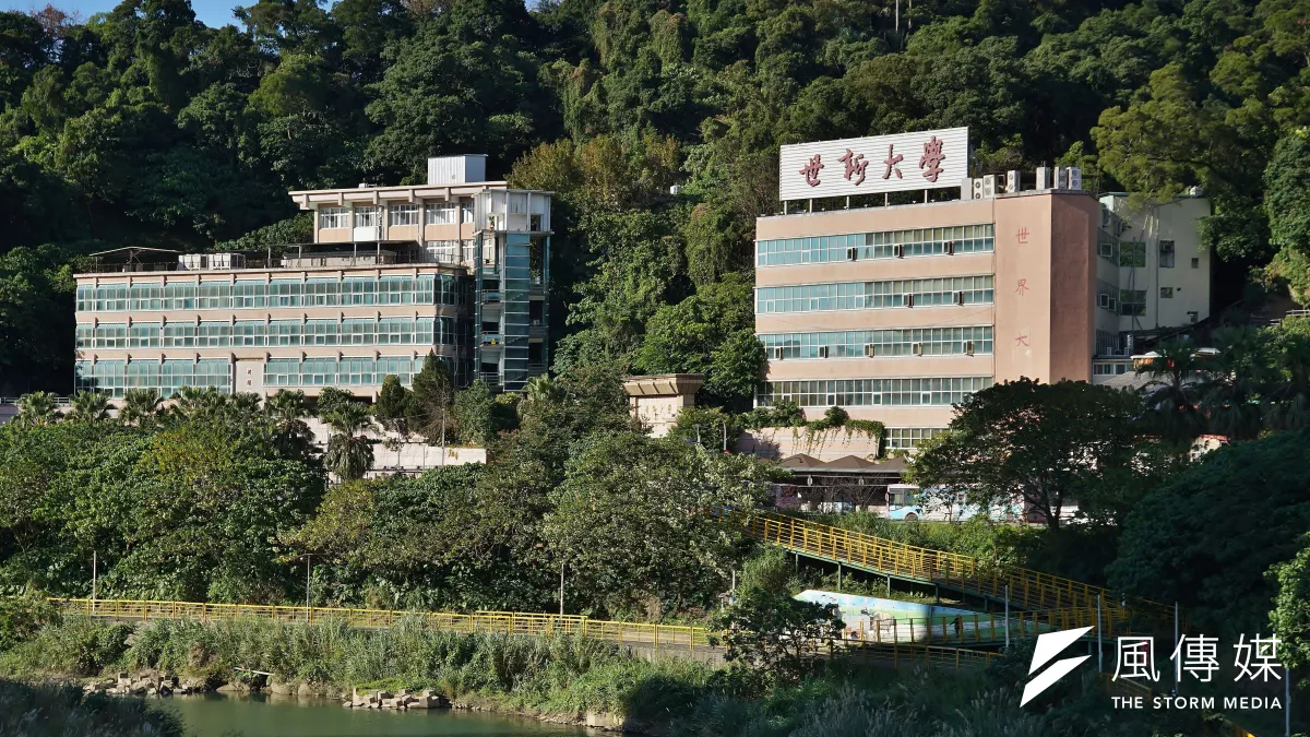 世新大學宣布,為維護教學品質與照顧教職同仁,世新大學董事會日前通過全校教職員工自明年元旦起,將比照同級公立大專校院依行政院公告調薪。(資料照,盧逸峰攝)