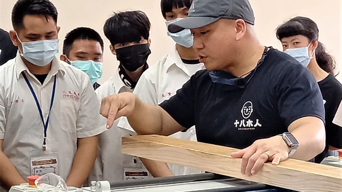 勞動力發展署北分署推動「身心障礙者職業探索體驗計畫」,由訓練師帶領同學進行體驗。(圖/ 勞動力發展署北分署 提供)