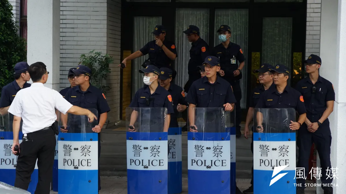 透過大批網友在網路上對馬來西亞女大生案的討論可見,民眾對於市警察局的「拔官」和局長「自請處分」等作為似乎不完全買單。甚至,事後據媒體報導,有資深員警PO文表示,或許是因為礙於破案率壓力的影響,才有此種看似吃案的事件發生。(示意圖,盧逸峰攝)