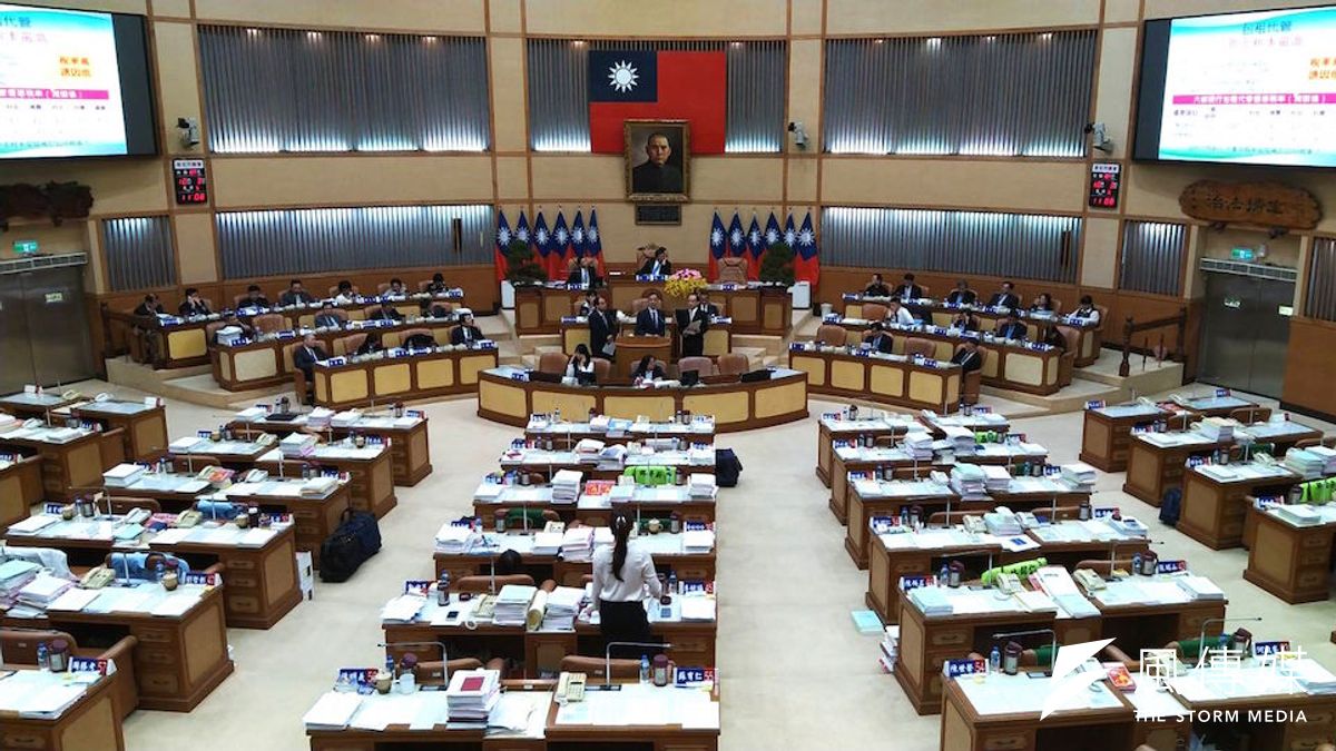 新北市長朱立倫今(3)日於議會答詢時指出,近8年來新北市政府團隊非常認真用心,建設成果顯著各界有目共睹。(圖/李梅瑛攝) 新北市長朱立倫今(3)日於議會答詢時指出,近8年來新北市政府團隊非常認真用心,建設成果顯著各界有目共睹。(圖/李梅瑛攝)