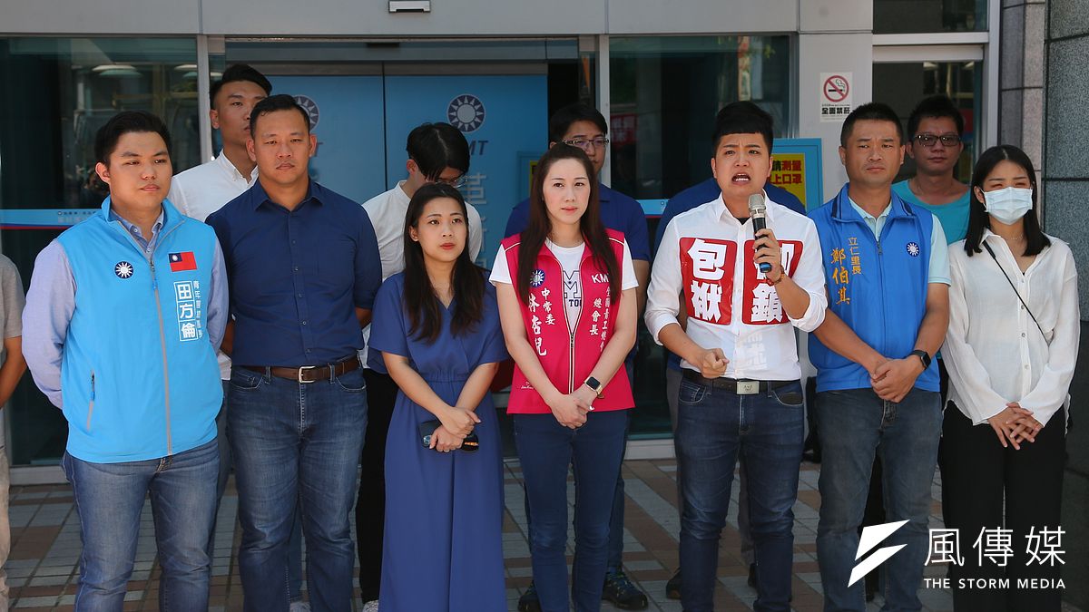 國民黨台中市議員羅廷瑋及國民黨改革委員會青年組成員田方倫、徐巧芯、林杏兒等人25日針對兩岸論述主張召開記者會。(顏麟宇攝) 國民黨台中市議員羅廷瑋及國民黨改革委員會青年組成員田方倫、徐巧芯、林杏兒等人25日針對兩岸論述主張召開記者會。(顏麟宇攝)