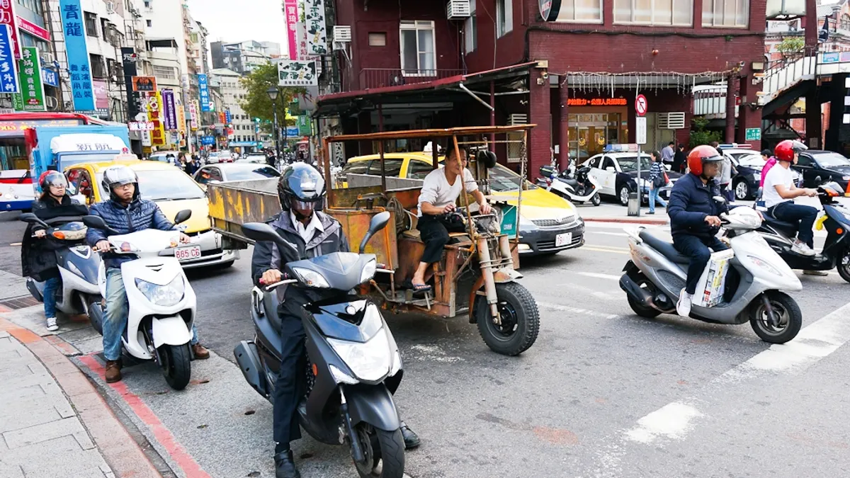 我們的生活,其實是建立在脆弱的基礎之上...(圖/Antonio Tajuelo@flickr) 我們的生活,其實是建立在脆弱的基礎之上...(圖/Antonio Tajuelo@flickr)