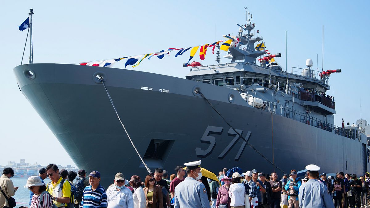 海軍新濱營區開放 無人機、飛彈與主力艦艇一次看