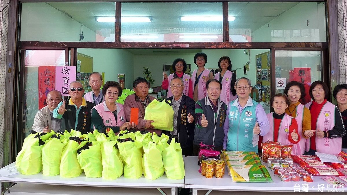 溫馨寒冬送暖活動 水噹噹關懷協會贈物資助弱勢 溫馨寒冬送暖活動 水噹噹關懷協會贈物資助弱勢