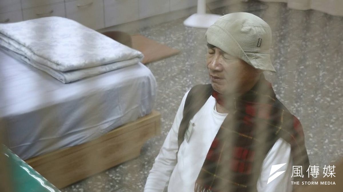 林義雄上午11時左右到達義光教會,開始反核四無限期禁食行動。(台北市攝影記者聯誼會) 林義雄上午11時左右到達義光教會,開始反核四無限期禁食行動。(台北市攝影記者聯誼會)