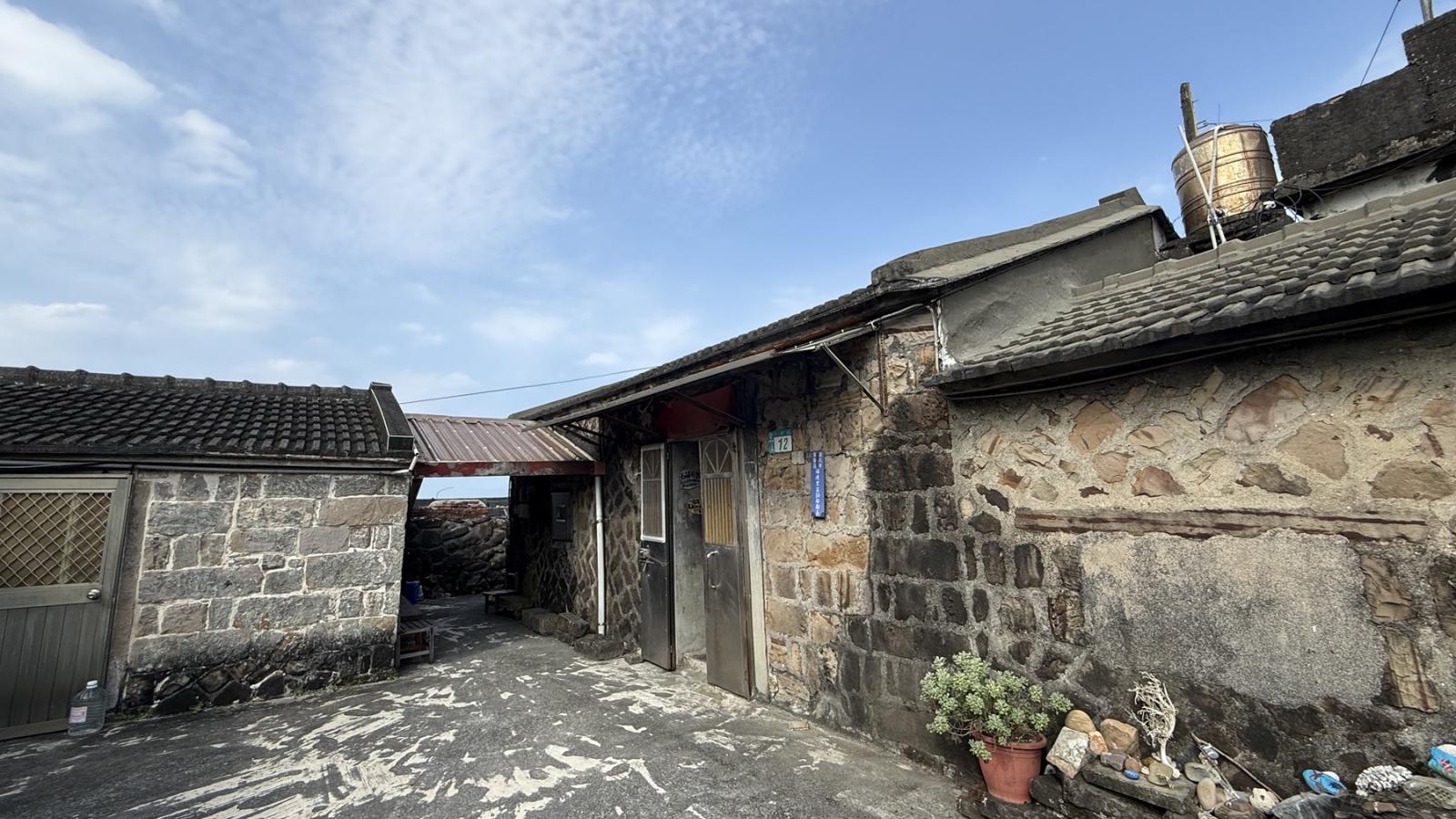 貢寮「馬崗街11、12號民宅」登錄歷史建築