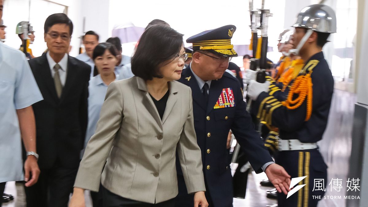 總統蔡英文致詞感謝警察付出,表示警察在毒品、詐欺等案件多有優異表現,更跨國破獲不少大案,人民對警察安心、印象良好,這些是對警察最好的榮耀。(顏麟宇攝) 總統蔡英文致詞感謝警察付出,表示警察在毒品、詐欺等案件多有優異表現,更跨國破獲不少大案,人民對警察安心、印象良好,這些是對警察最好的榮耀。(顏麟宇攝)