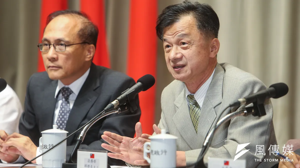 行政院長林全針對兆豐金舉行記者會,法務部長邱太三回應相闗問題。(陳明仁攝)