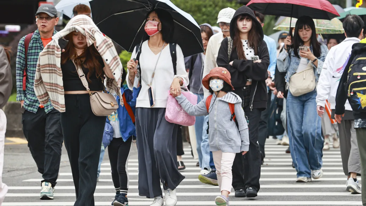 中央氣象署預報,東北季風將於10月30日起短暫增強,11月2、3日再度影響,北部及東北部轉涼;部分空曠地區低溫可能下探17、18度,基隆北海岸、東半部沿海及恆春半島也須留意長浪。(示意圖/中央社)